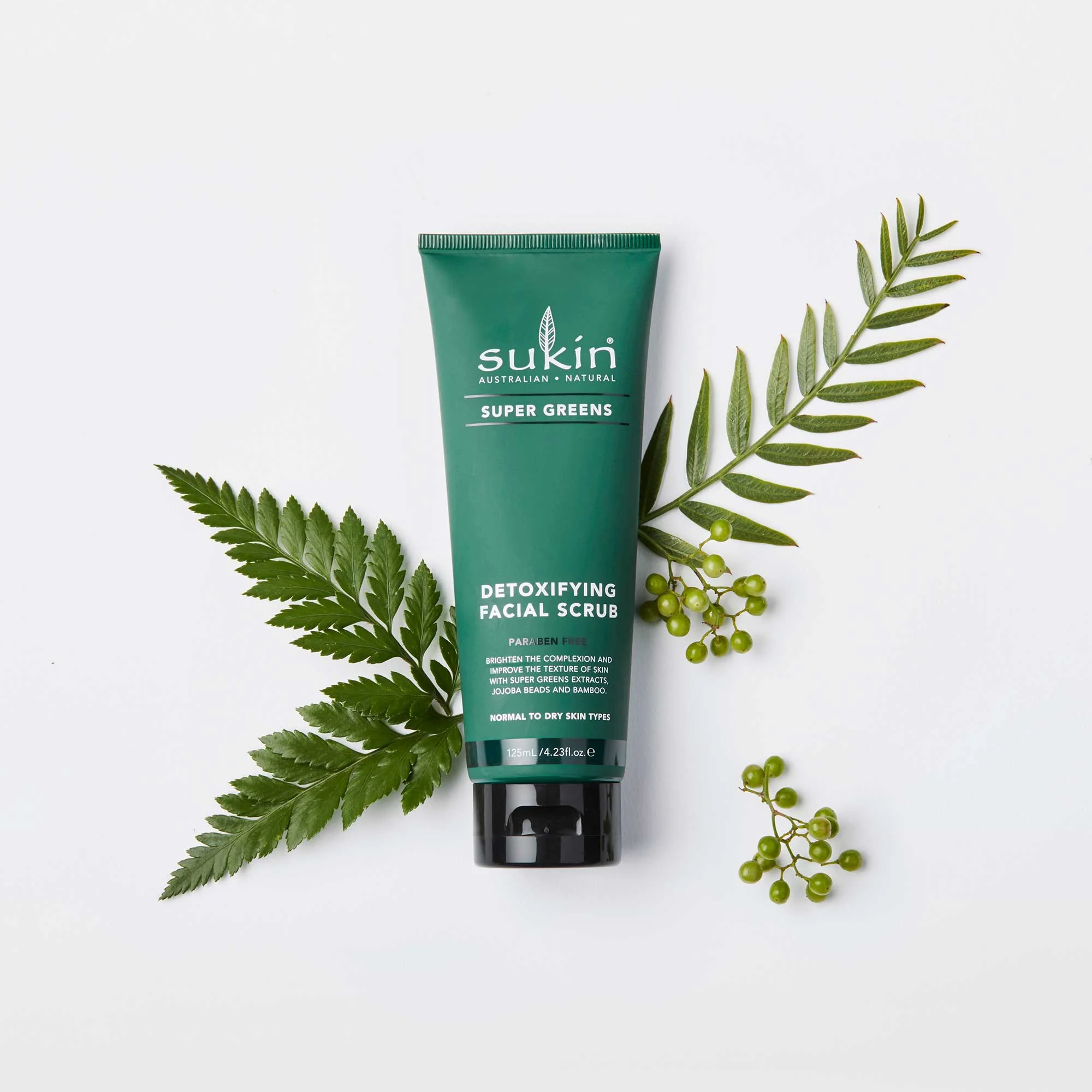 DETOXIFYING FACIAL SCRUB | SUPER GREENS | 125 mL - Image 3