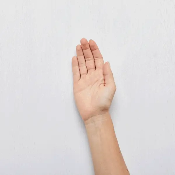 HAND AND NAIL CREAM SIGNATURE TUBE | 125 mL - Image 5